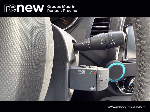 RENAULT Captur 1.5 dCi 110ch Stop&Start energy Intens - Miniature 20