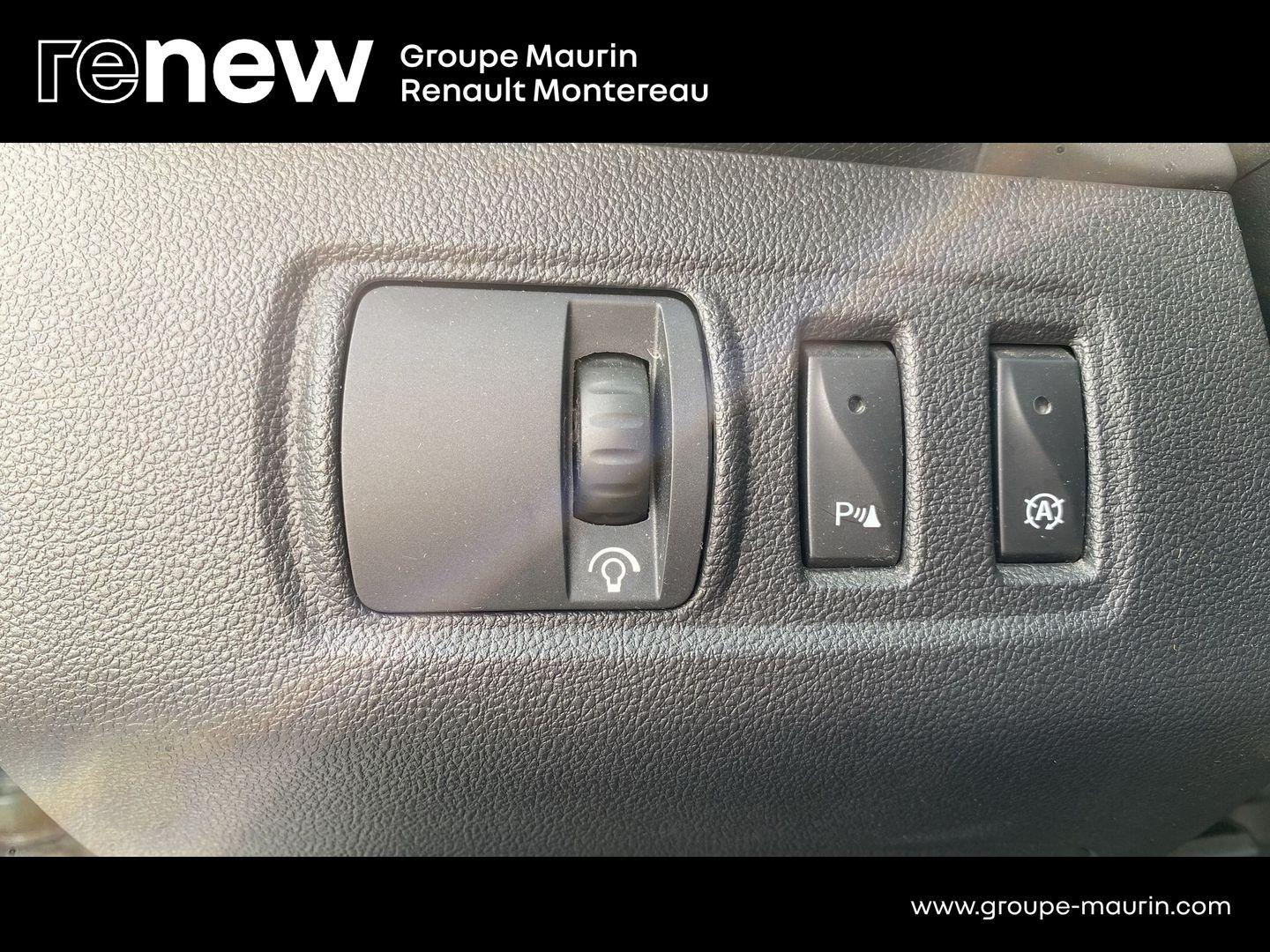 RENAULT Clio 0.9 TCe 90ch energy Intens 5p - Photo 17