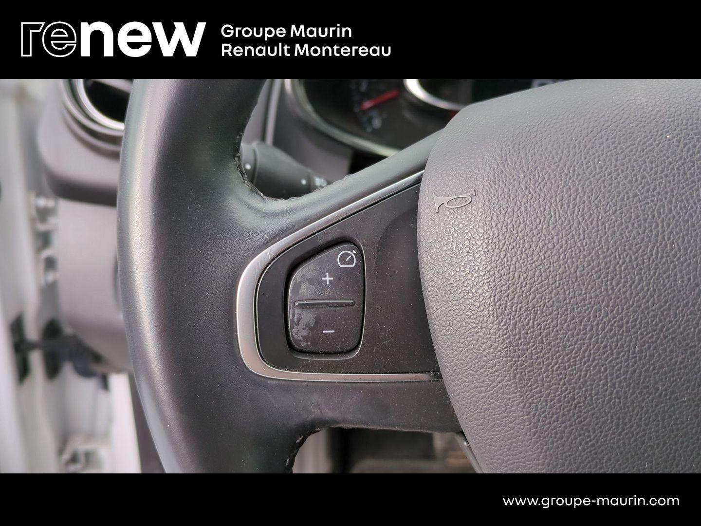 RENAULT Clio 1.2 TCe 120ch energy Intens EDC 5p - Photo 24