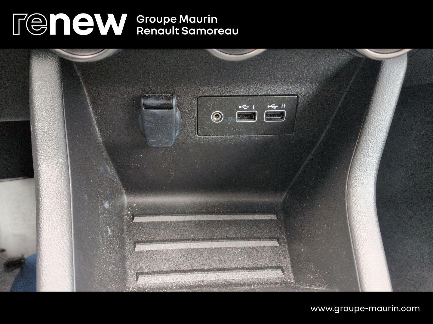 RENAULT Clio 1.5 dCi 100ch Evolution - 25 - Photo 12