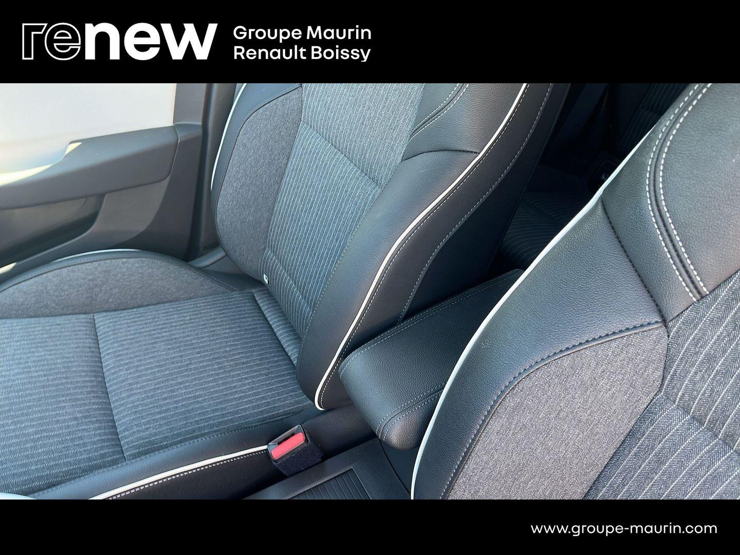 RENAULT Clio 1.6 E-Tech hybride 145ch Techno - Photo 33