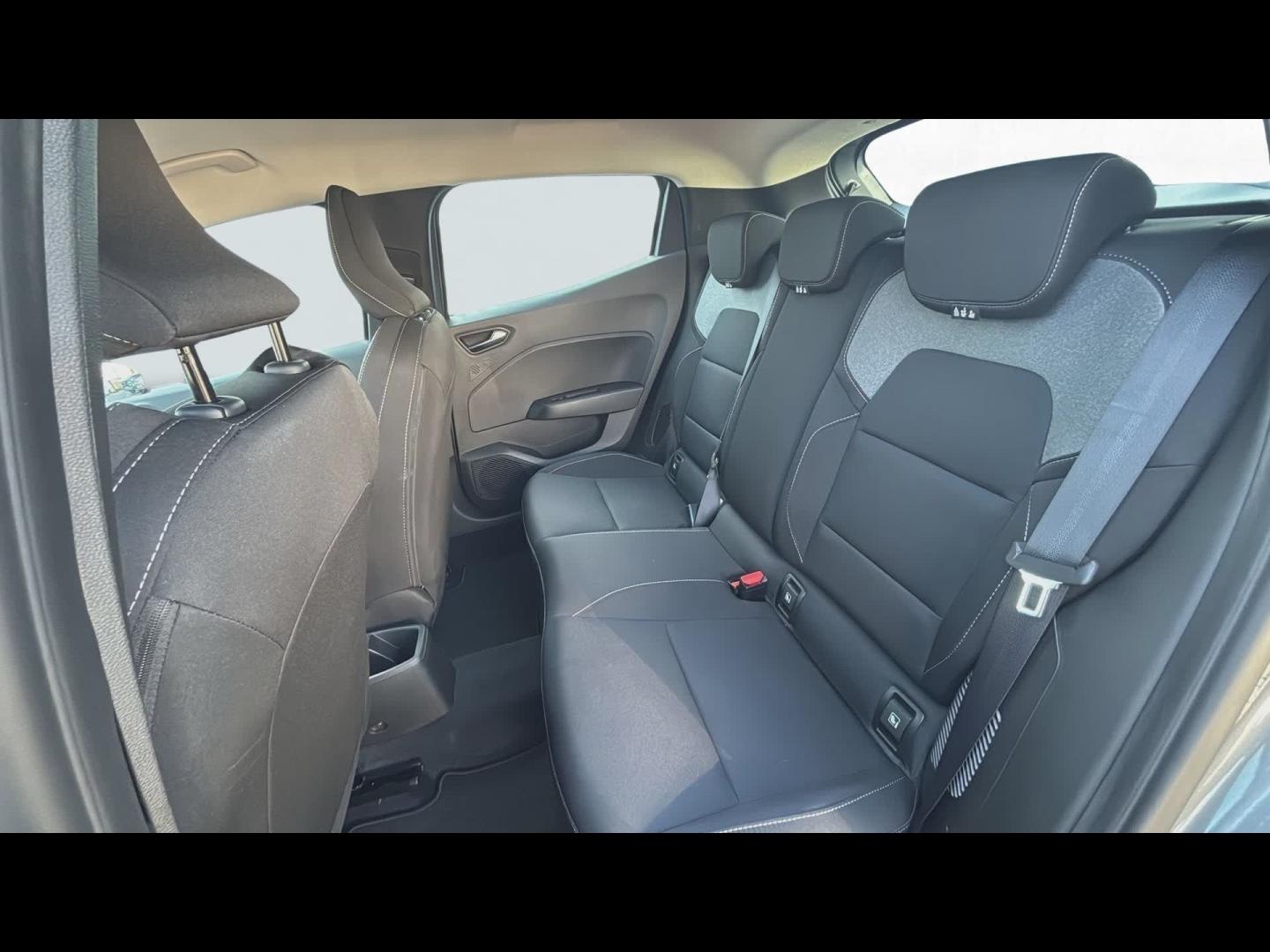 RENAULT Clio 1.6 E-Tech 145ch full hybrid Evolution - 25b - Photo 11