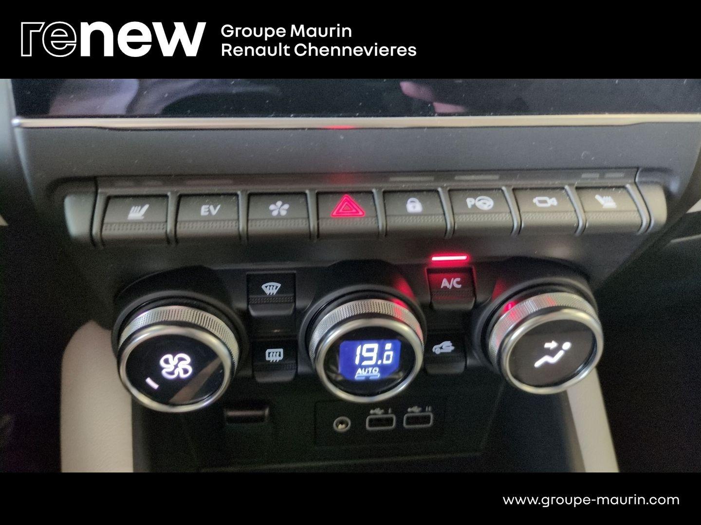 RENAULT Captur 1.6 E-Tech hybride 145ch Iconic - Photo 19