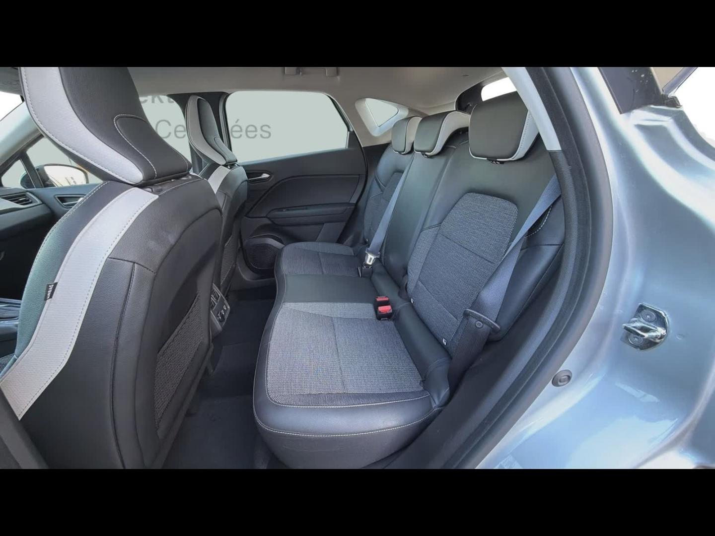 RENAULT Captur 1.3 TCe 140ch FAP Intens EDC -21 - Photo 10