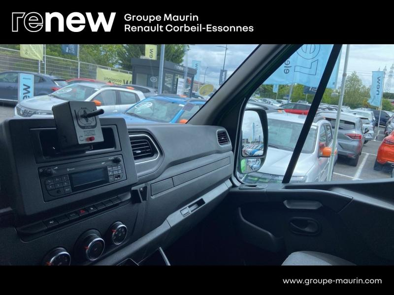 RENAULT Master Benne VUL d’occasion à vendre à CORBEIL-ESSONNES chez GRAND GARAGE FERAY SAE (Photo 13)