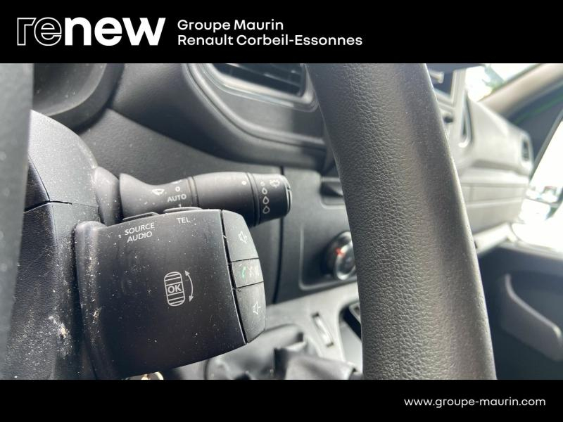 RENAULT Master Benne VUL d’occasion à vendre à CORBEIL-ESSONNES chez GRAND GARAGE FERAY SAE (Photo 16)