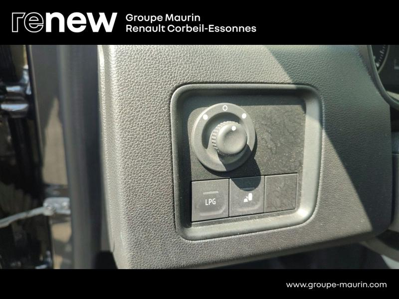 DACIA Duster d’occasion à vendre à CORBEIL-ESSONNES chez GRAND GARAGE FERAY SAE (Photo 17)
