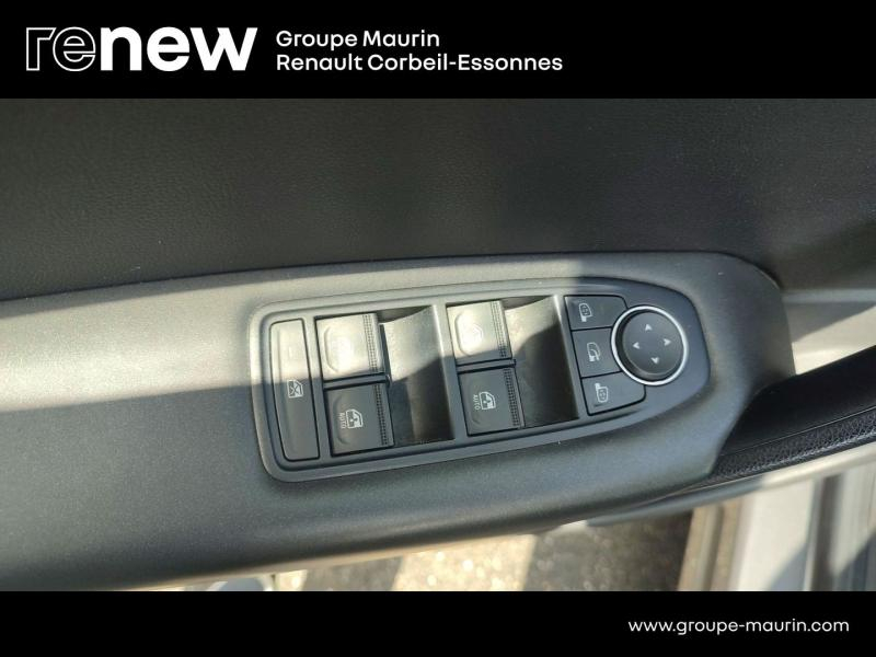 RENAULT Captur d’occasion à vendre à CORBEIL-ESSONNES chez GRAND GARAGE FERAY SAE (Photo 15)