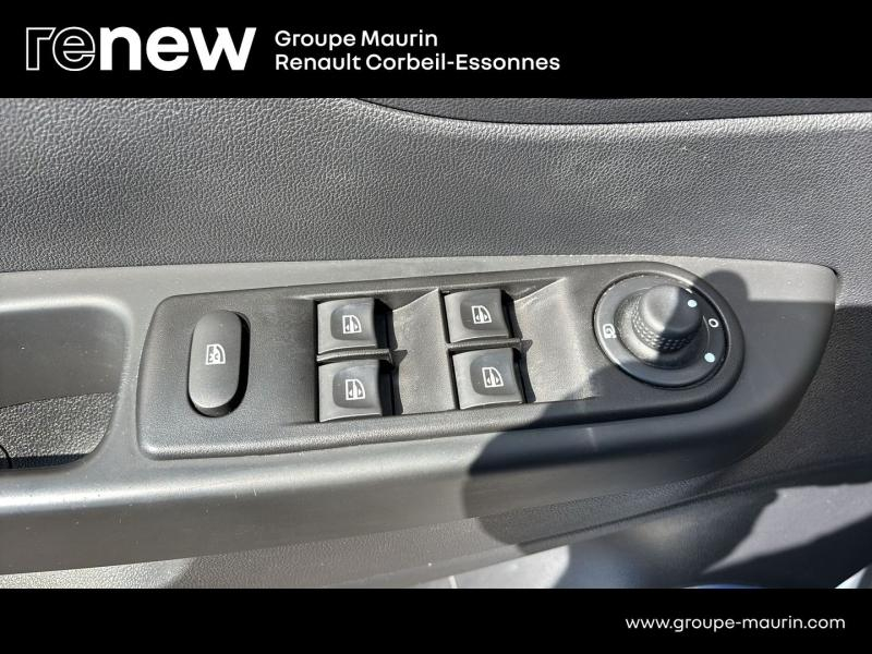 RENAULT Captur d’occasion à vendre à CORBEIL-ESSONNES chez GRAND GARAGE FERAY SAE (Photo 16)