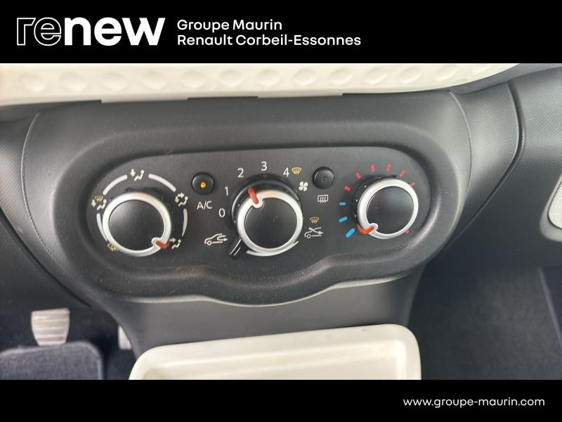 RENAULT Twingo d’occasion à vendre à CORBEIL-ESSONNES chez GRAND GARAGE FERAY SAE (Photo 17)