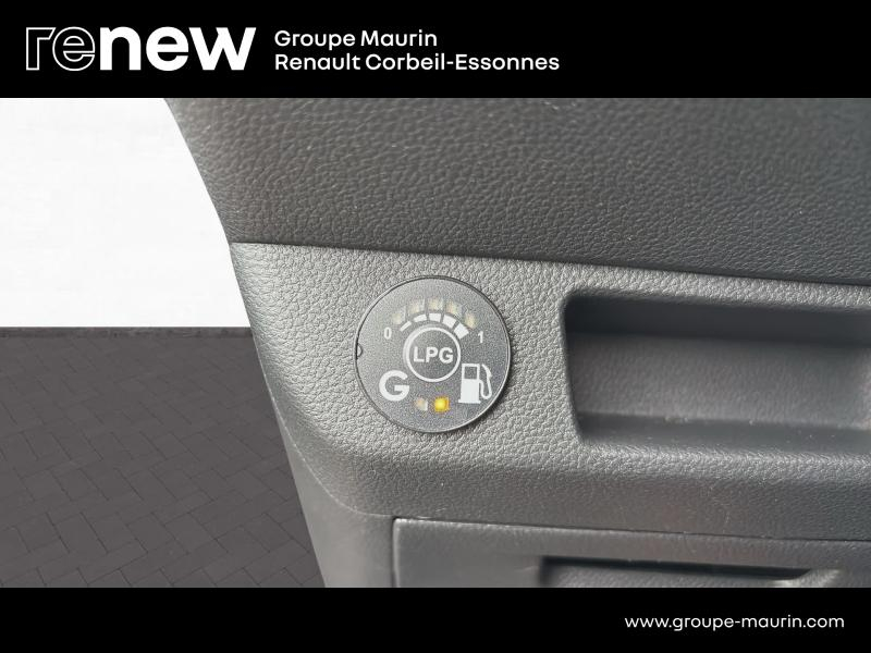 RENAULT Clio d’occasion à vendre à CORBEIL-ESSONNES chez GRAND GARAGE FERAY SAE (Photo 20)