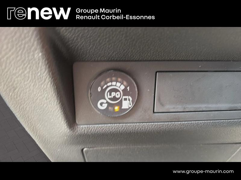 RENAULT Captur d’occasion à vendre à CORBEIL-ESSONNES chez GRAND GARAGE FERAY SAE (Photo 20)