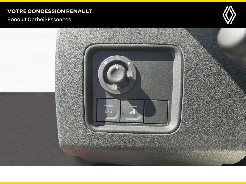 DACIA Duster d’occasion à vendre à CORBEIL-ESSONNES chez GRAND GARAGE FERAY SAE (Photo 20)