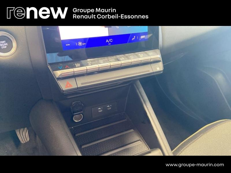 RENAULT  d’occasion à vendre à CORBEIL-ESSONNES chez GRAND GARAGE FERAY SAE (Photo 17)